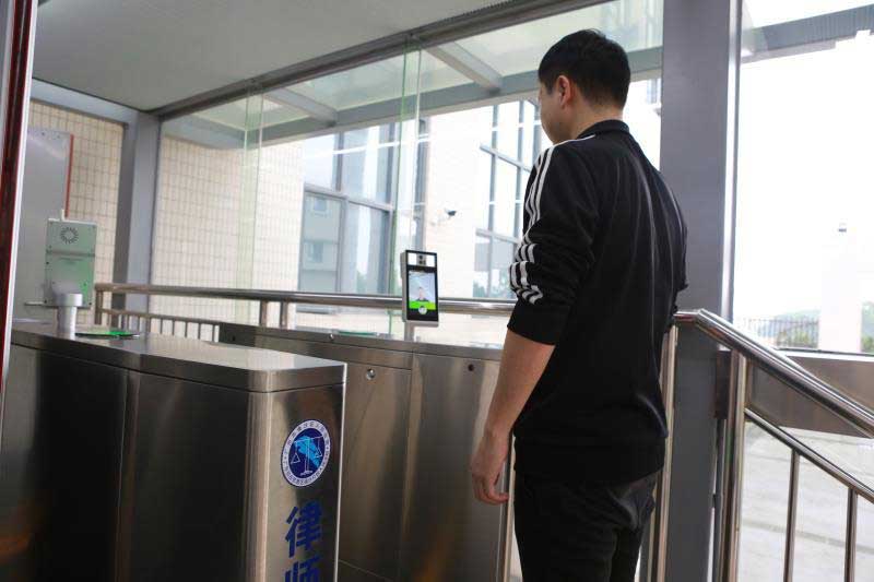 廣州南沙法院出入口開啟“刷臉時代”