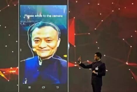高鐵票正式宣告結(jié)束！刷臉時代來臨！
