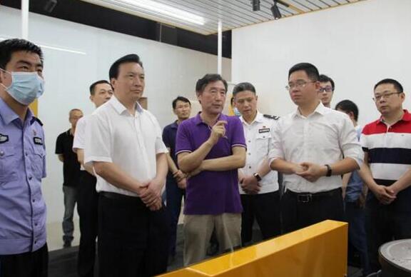 南昌市副市長(zhǎng)、公安局局長(zhǎng)萬(wàn)秀奇蒞臨百勝智能調(diào)研指導(dǎo)