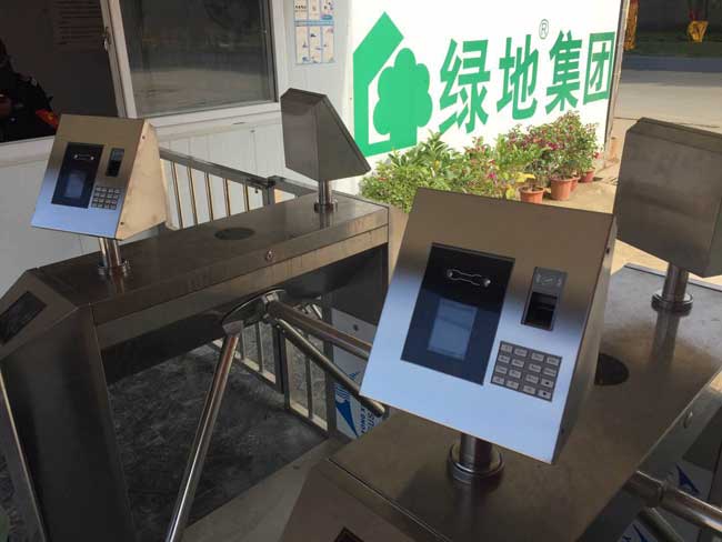 廣州綠地集團工地人臉識別系統(tǒng)案例 - 中出網-智能出入口與停車充電門戶