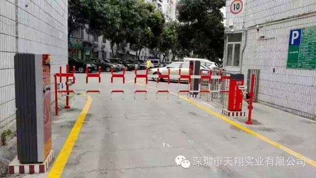 深圳富達花園車牌識別系統(tǒng)案例 - 中出網-智能出入口與停車充電門戶