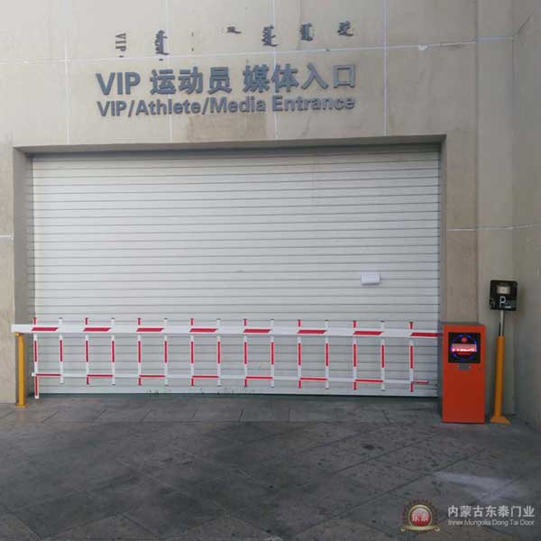 全民健身中心智能道閘案例 - 中出網-智能出入口與停車充電門戶