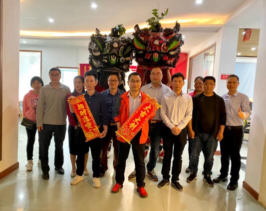 黎總對公司及全國經銷商集體和個人的辛苦努力表示衷心感謝并送上祝福