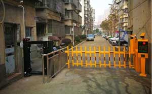岳陽市四化建小區(qū)銳捷款車牌識別案例 - 中出網-智能出入口與停車充電門戶