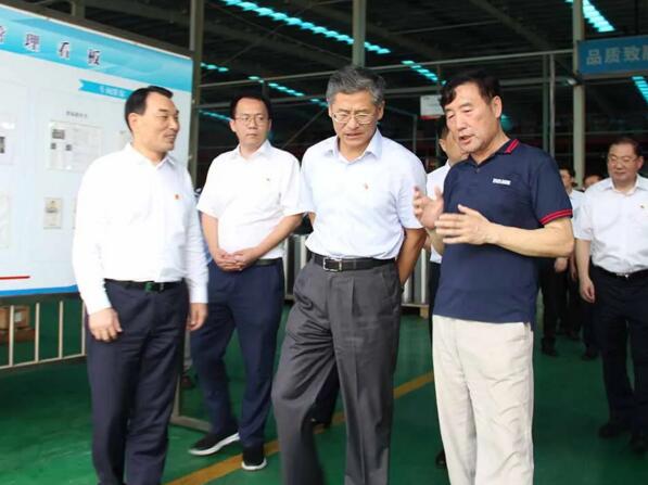 省紀委書記馬森述關(guān)切百勝企業(yè)經(jīng)營情況，聽取企業(yè)訴求