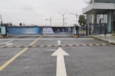 人行、車行一體化智慧管理，百勝智能助力新松機器人數字化工廠建設