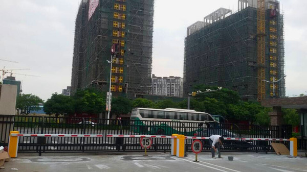 東莞某美資企業(yè)道閘案例 - 中出網(wǎng)-智能出入口與停車充電門戶