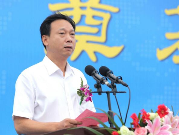 溧陽經(jīng)濟開發(fā)區(qū)黨工委書記、上興鎮(zhèn)黨委書記夏國中致辭