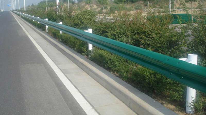 高速公路護(hù)欄工程 - 中出網(wǎng)-智能出入口與停車充電門戶
