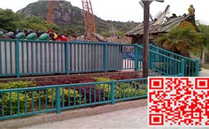 蘇州樂園排隊(duì)區(qū)護(hù)欄、樓梯欄桿、防護(hù)欄桿案例