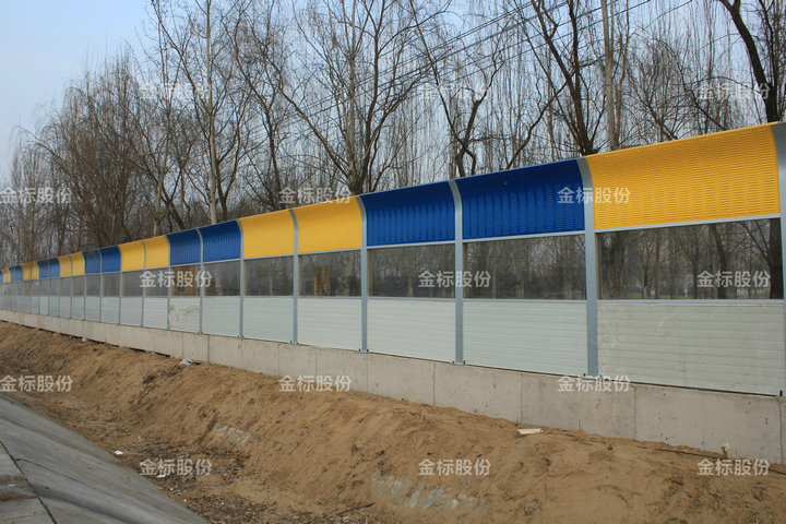 大廣高速固安段聲屏障護欄案例 - 中出網-智能出入口與停車充電門戶
