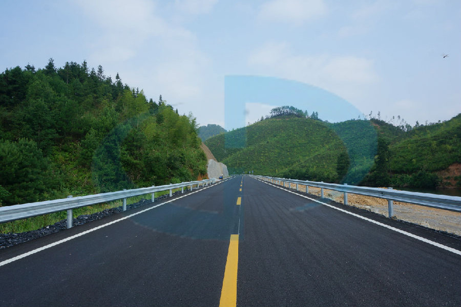浙江淳楊公路護欄案例 - 中出網(wǎng)-智能出入口與停車充電門戶