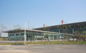 天津機(jī)場(chǎng)自動(dòng)門案例 - 中出網(wǎng)-智能出入口與停車充電門戶