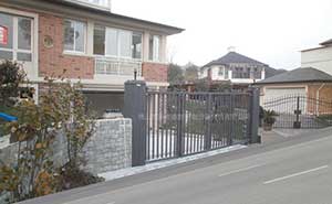 溧陽(yáng)市天目國(guó)際村智能無(wú)軌懸浮門工程案例 - 中出網(wǎng)-智能出入口與停車充電門戶