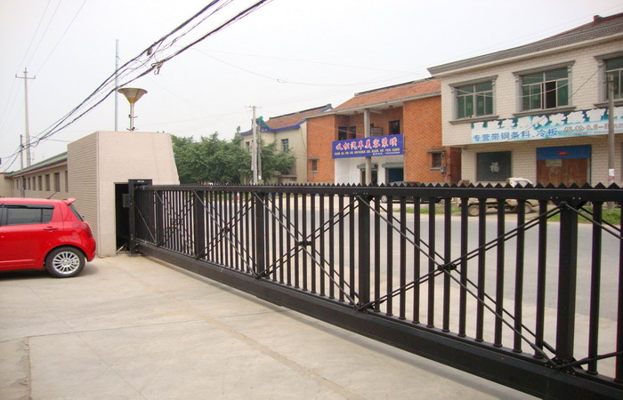 江蘇丹陽(yáng)姚氏燈具有限公司智能無(wú)軌懸浮門(mén)工程案例 - 中出網(wǎng)-智能出入口與停車充電門(mén)戶