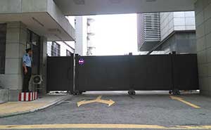 廣東建筑文化遺產(chǎn)保護(hù)園智能懸折門(mén)工程案例 - 中出網(wǎng)-智能出入口與停車(chē)充電門(mén)戶