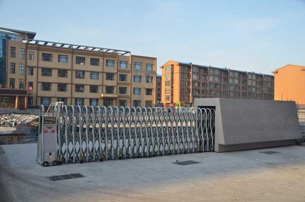 綏化訓(xùn)華小學(xué)電動(dòng)伸縮門(mén)案例 - 中出網(wǎng)-智能出入口與停車(chē)充電門(mén)戶