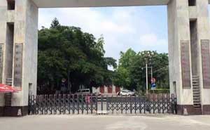 柳州市人民政府伸縮門案例 - 中出網(wǎng)-智能出入口與停車充電門戶