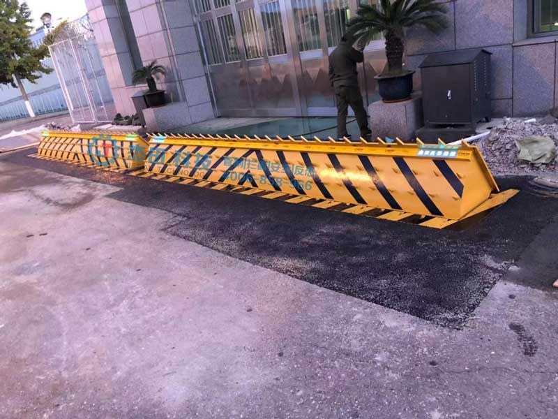 大連某監(jiān)獄路障機(jī)項(xiàng)目 - 中出網(wǎng)-智能出入口與停車充電門(mén)戶
