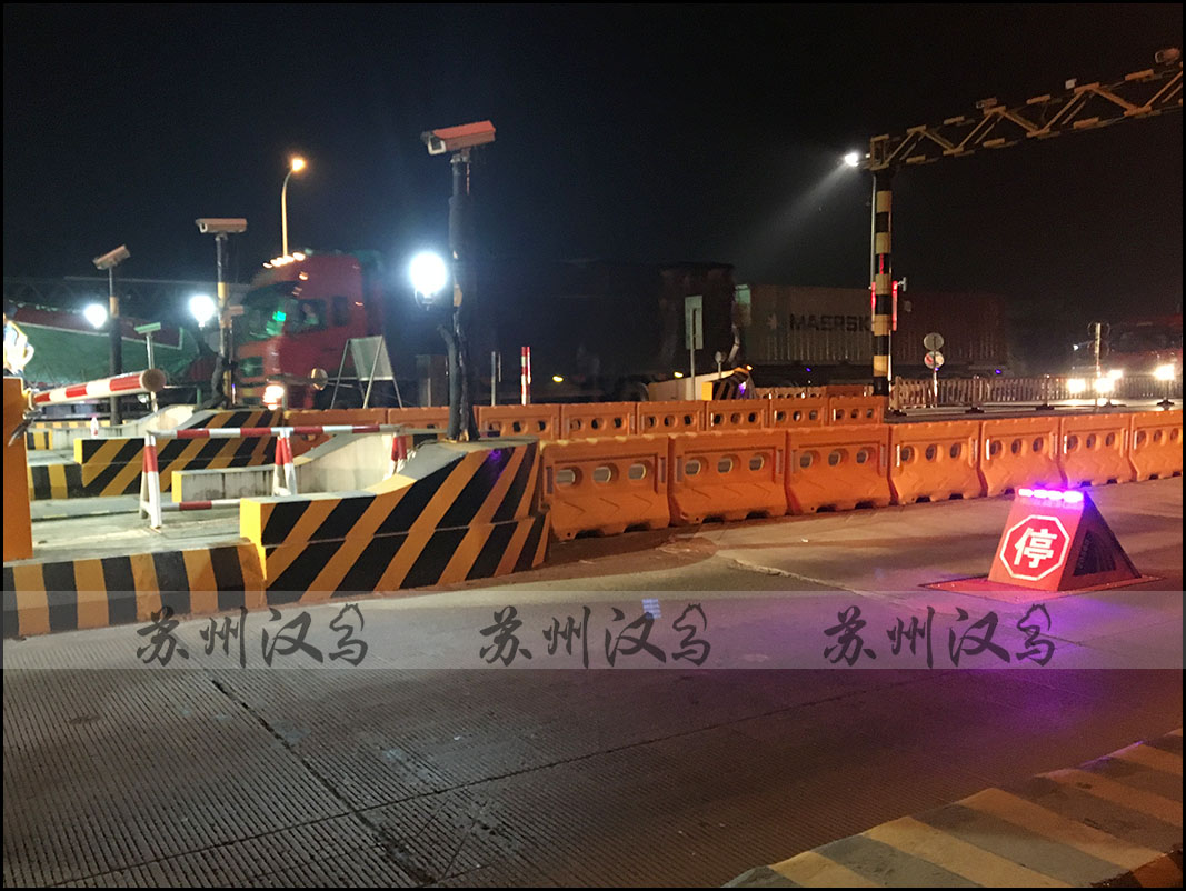 蘇州日報——漢馬阻車器再次成功攔截“瘋狂賽車”，闖關逃費無所遁形