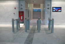 中國(guó)民生銀行總行通道閘案例 - 中出網(wǎng)-智能出入口與停車充電門(mén)戶