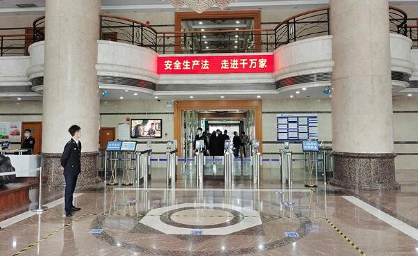 西莫羅人臉識(shí)別閘機(jī)，又一次入駐國(guó)企辦公大廈