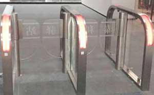 北京中關(guān)村東升科技園擺門式閘機案例