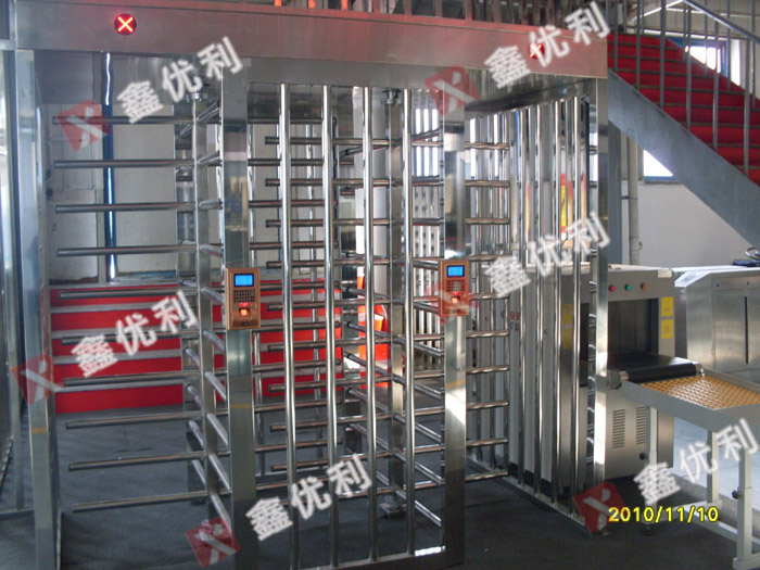 沈陽火車站，和諧號(hào)車輛段，全高轉(zhuǎn)閘，指紋門禁機(jī)案例 - 中出網(wǎng)-智能出入口與停車充電門戶