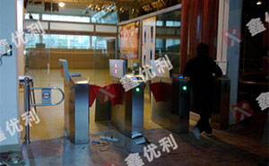 深圳安居財務(wù)大廈 橋式翼閘 指紋考勤系統(tǒng)案例