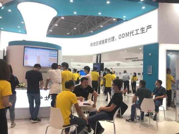 開展期間，前來狄耐克展區(qū)交流與體驗的觀眾絡(luò)繹不絕