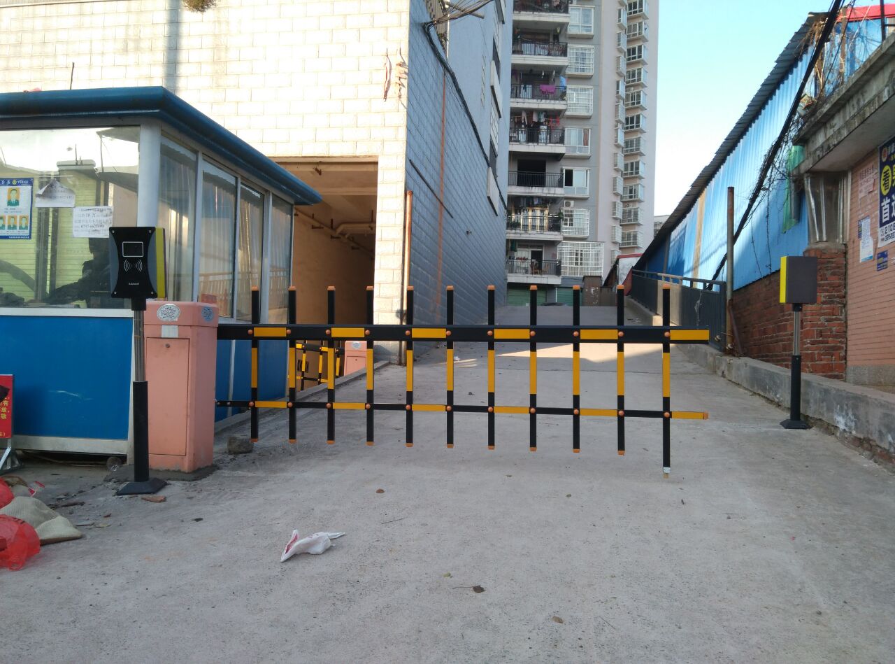 南康君嘉國際酒店直桿道閘案例 - 中出網-智能出入口與停車充電門戶