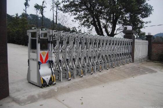 杭州出安智能電動(dòng)伸縮門成翡翠城梧桐郡的搖籃