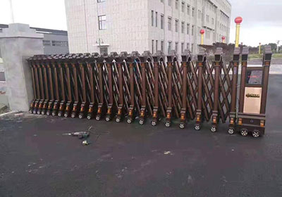 魚躍龍門工程案例 - 中出網-智能出入口與停車充電門戶