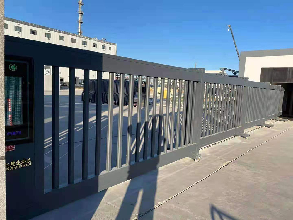 段滑門系列工程案例 - 中出網-智能出入口與停車充電門戶
