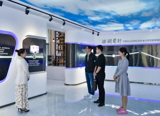 長(zhǎng)沙市裝配式建筑產(chǎn)業(yè)技術(shù)創(chuàng)新戰(zhàn)略聯(lián)盟領(lǐng)導(dǎo)一行蒞臨湘聯(lián)參觀(guān)考察