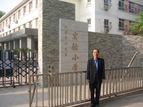 天津出安智能為天津河?xùn)|實(shí)驗小學(xué)添置伸縮門