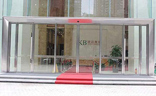 廣州建滔廣場(chǎng)自動(dòng)門工程案例 - 中出網(wǎng)-智能出入口與停車充電門戶