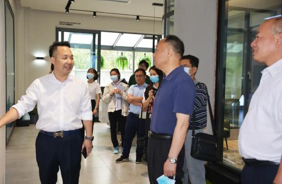 【政企共話發(fā)展】熱烈歡迎“企業(yè)暖春行動(dòng)”工作組蒞臨榮高門窗調(diào)研送溫暖！