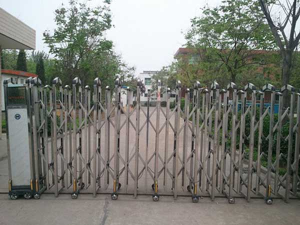 慶賀咸陽(yáng)出安智能電動(dòng)伸縮門進(jìn)駐咸陽(yáng)卓越塑料印務(wù)有限公司