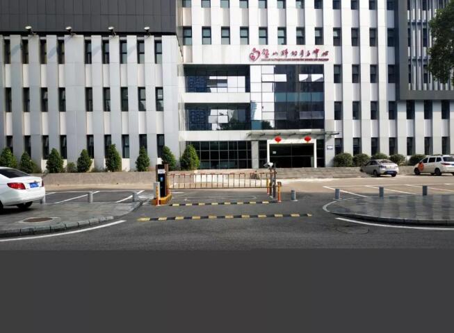 開啟“潮汐模式”入口、出口靈活變身