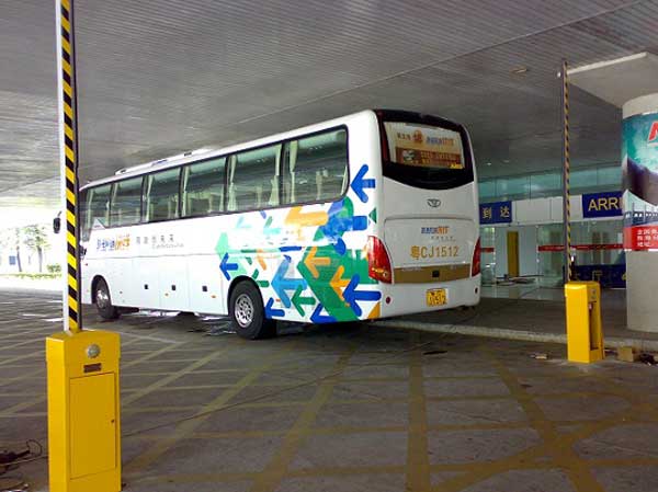 珠海機場大巴通道直桿道閘案例 - 中出網(wǎng)-智能出入口與停車充電門戶