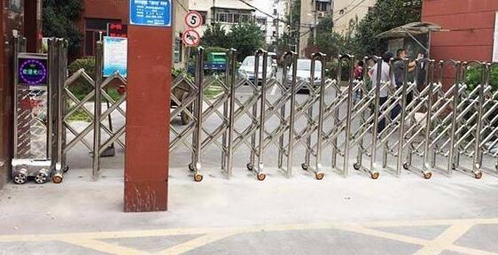 邢臺出安智能為邢臺市飛揚藝術(shù)教育培訓(xùn)學校添上電動伸縮門