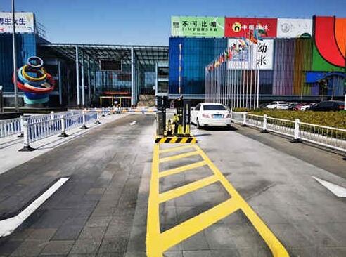 科拓?zé)o人收費(fèi)停車場(chǎng)系統(tǒng)在湖州織里中國(guó)童裝城停車場(chǎng)項(xiàng)目正式啟動(dòng)運(yùn)營(yíng)