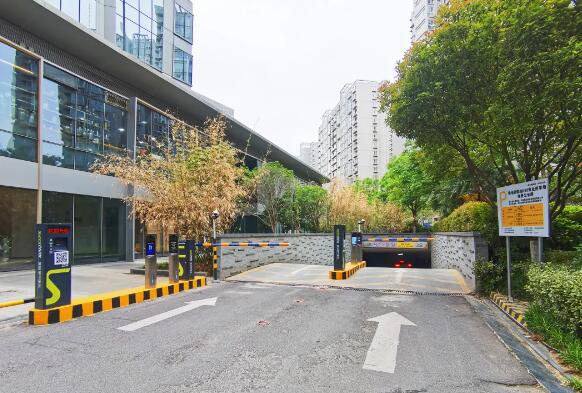 科拓·速泊持續(xù)發(fā)力！鄭州綠地新都會·新田360廣場停車場無人收費管理再升級