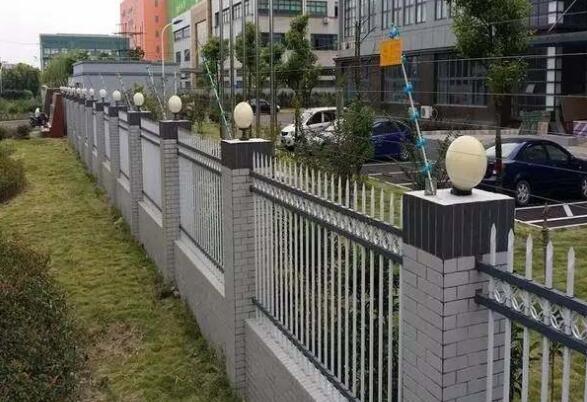 達州濱江?四季花城圍墻護欄案例 - 中出網(wǎng)-智能出入口與停車充電門戶