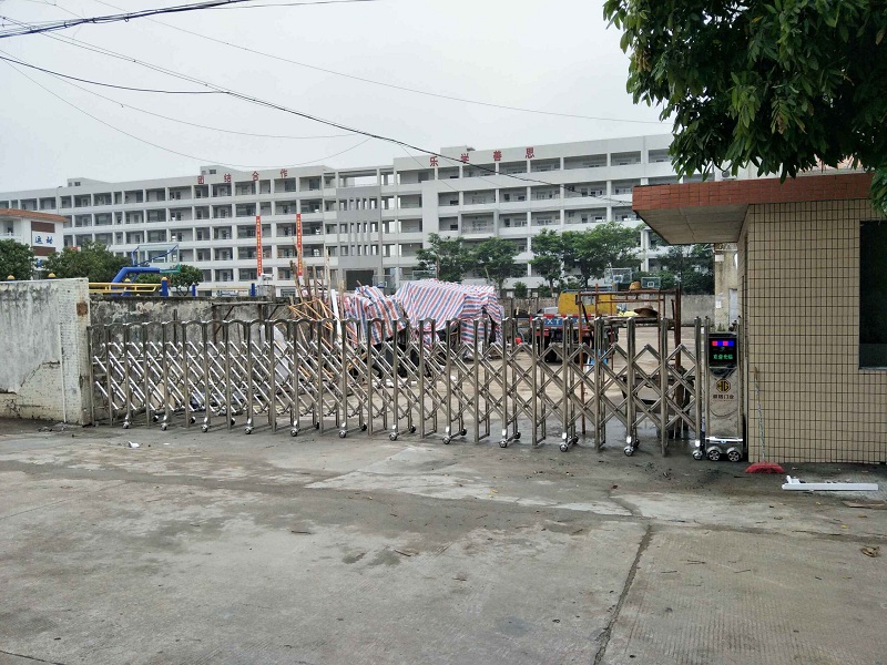 濮陽出安智能電動伸縮門進(jìn)駐濮陽市第一中學(xué)電動伸縮門