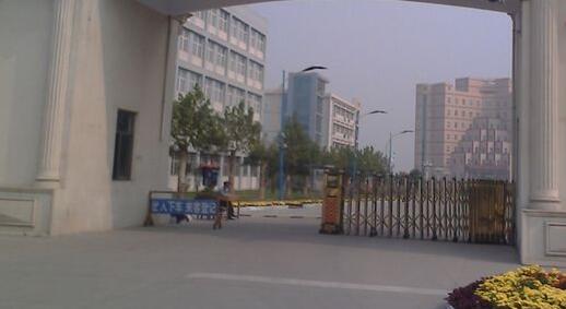 秦皇島市海港區(qū)盛邦職業(yè)培訓(xùn)學(xué)校選擇秦皇島出安智能為伸縮門(mén)供貨商