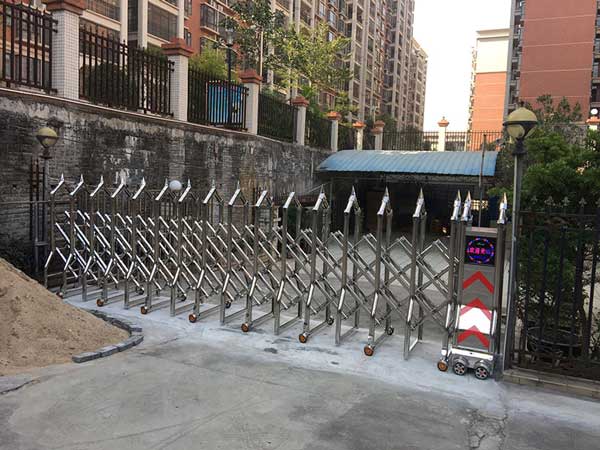 運城溫泉雅居電動伸縮門案例 - 中出網(wǎng)-智能出入口與停車充電門戶