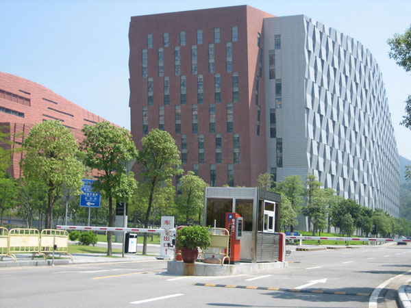 廣州白云國際會議中心停車場系統(tǒng)案例 - 中出網(wǎng)-智能出入口與停車充電門戶