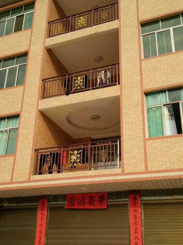 云浮嘉駿.江悅灣護欄案例 - 中出網(wǎng)-智能出入口與停車充電門戶